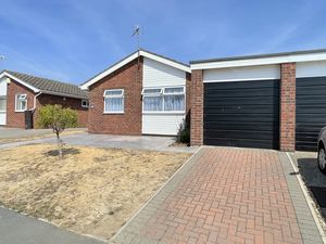 Pyefleet Close- click for photo gallery